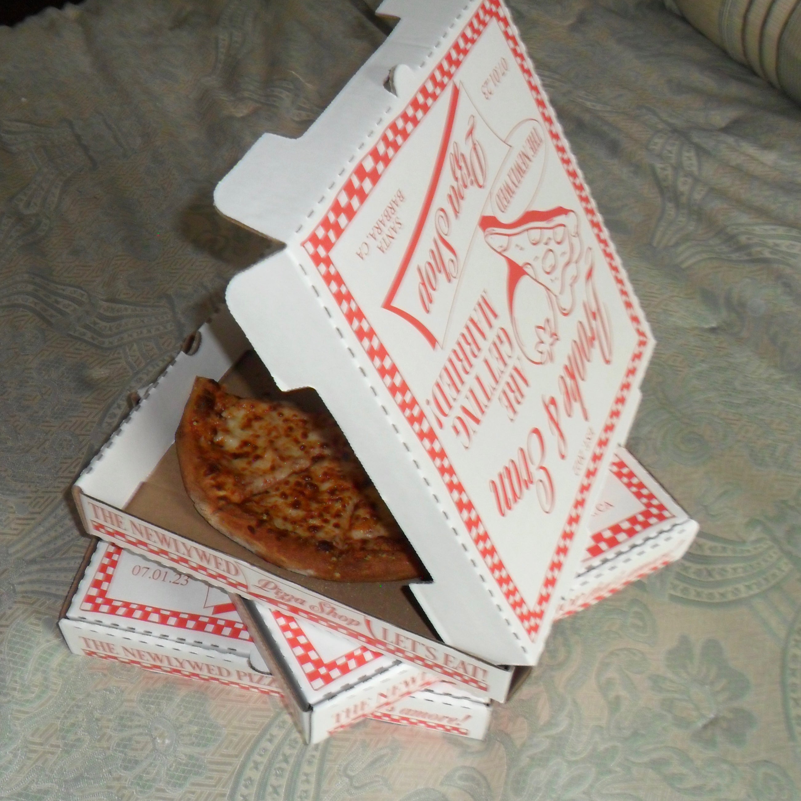 wedding pizza box, unique wedding ideas, wedding personal pizza box