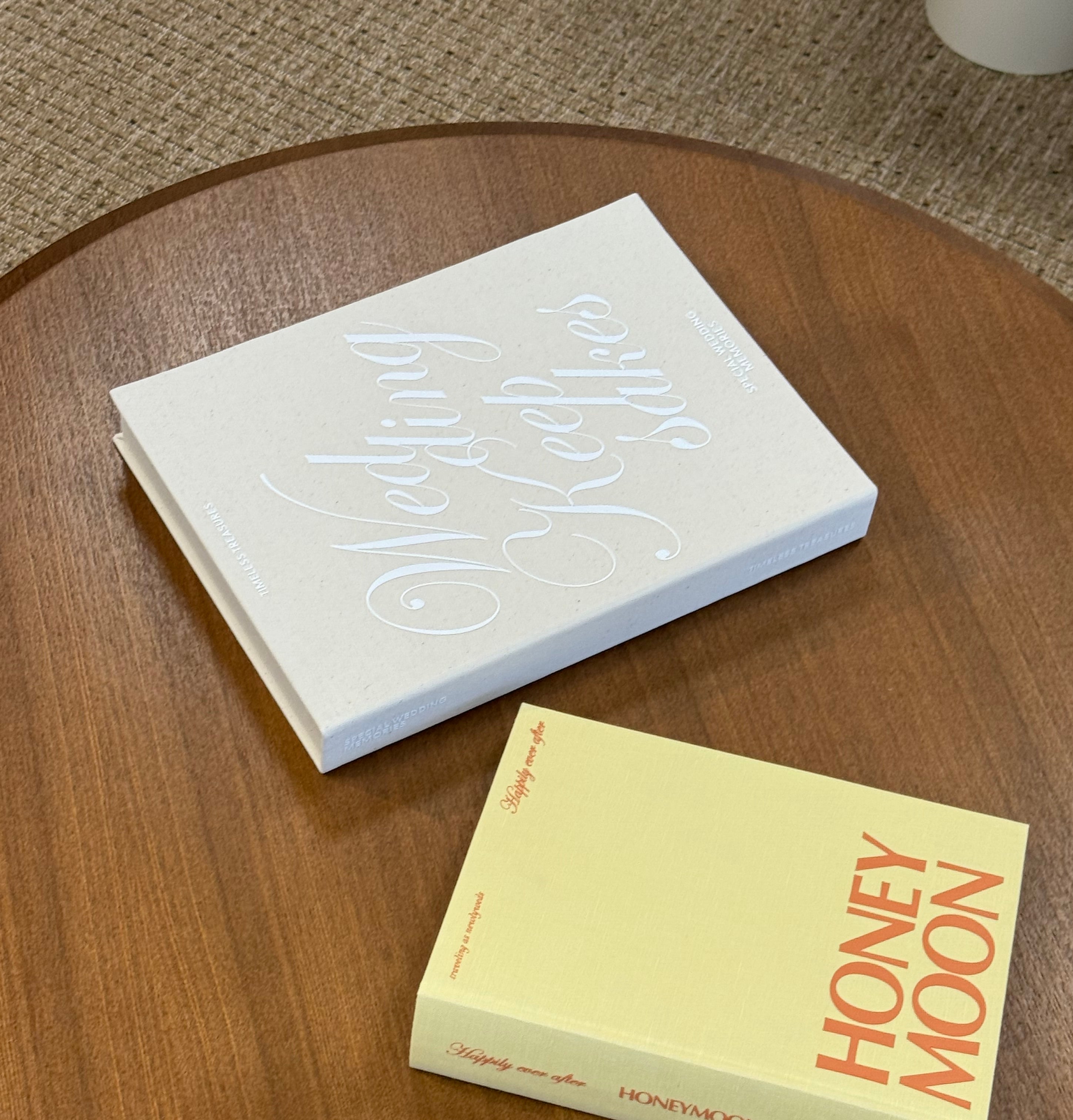 A stylish and timeless honeymoon photo album ideal for documenting romantic summer trips and special vacation moments.