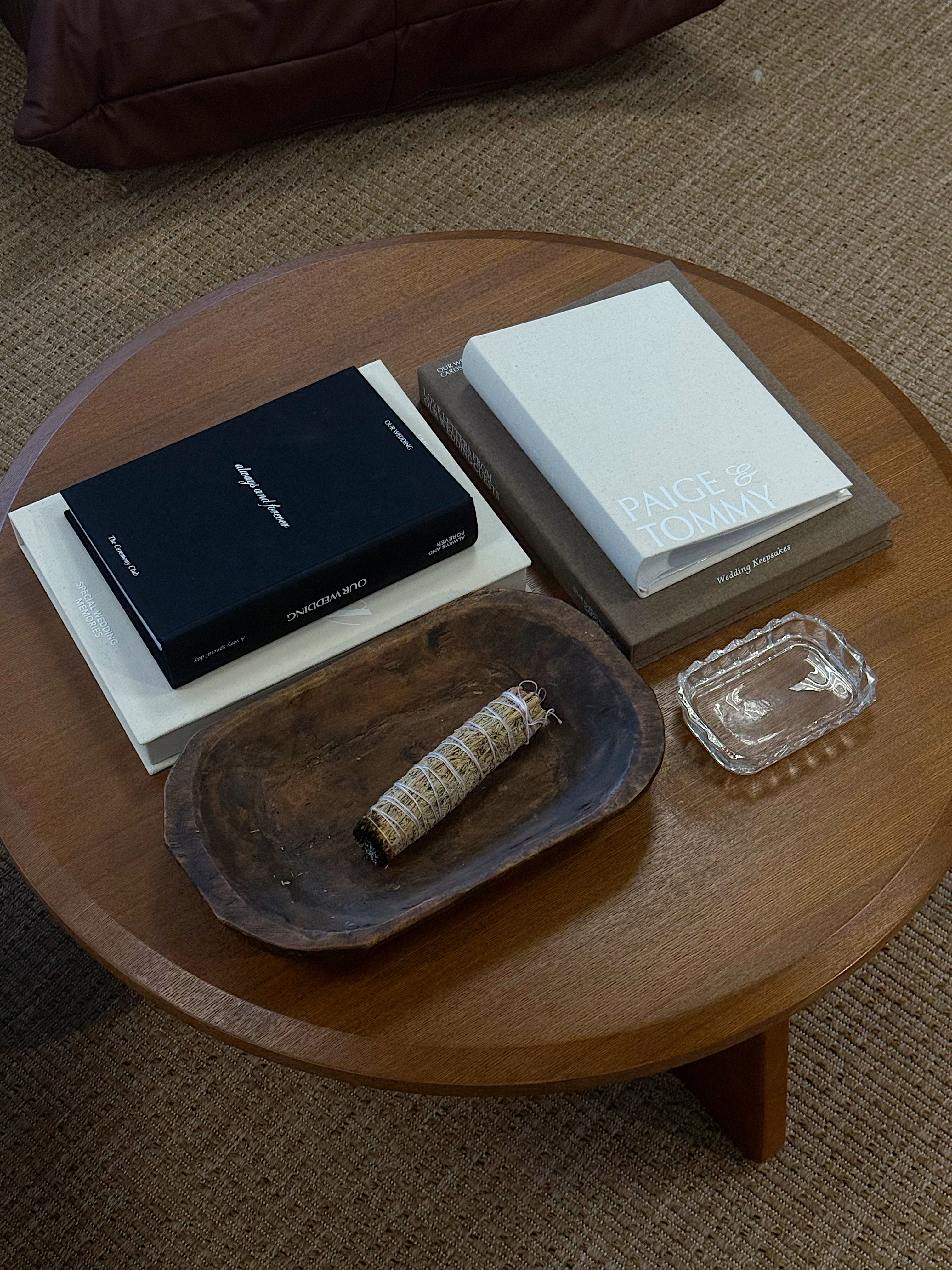 Elegant personalized photo album for weddings, featuring linen cover and custom text